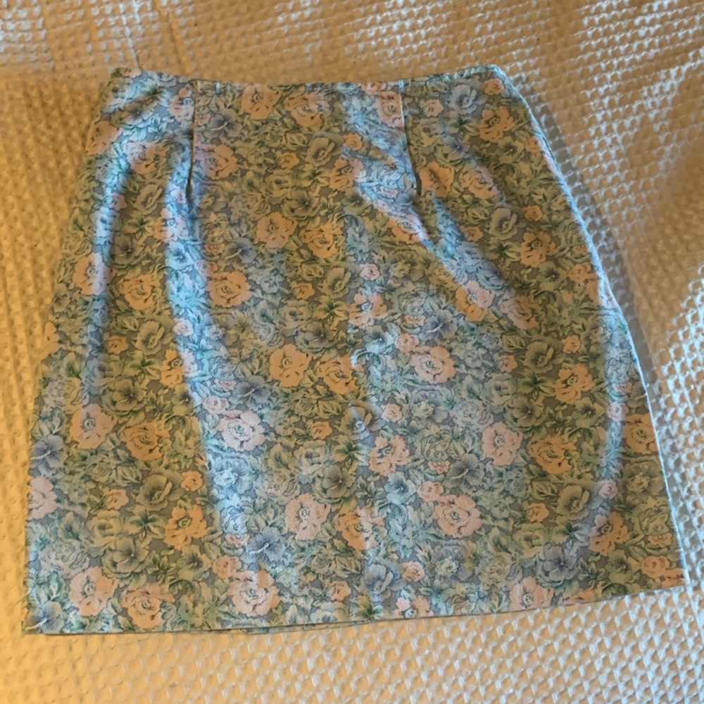Vintage floral mini skirt